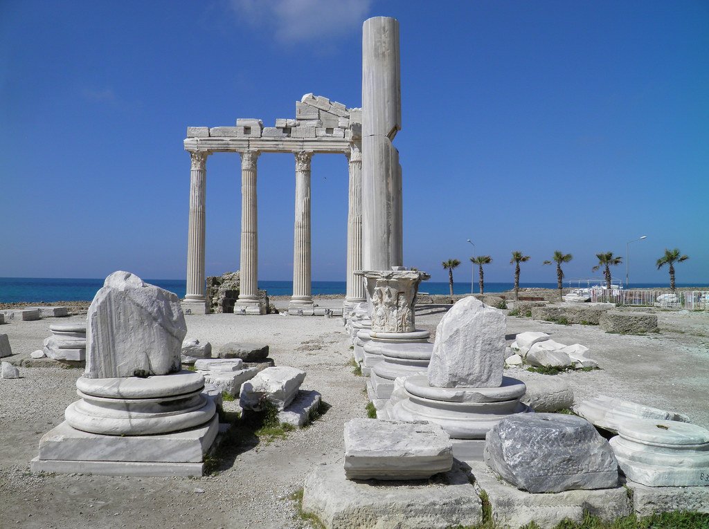 Temple of Apollo columns by the harbour